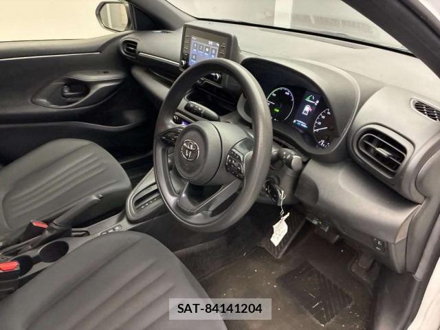 Toyota YARIS 2023-06 8055315-5