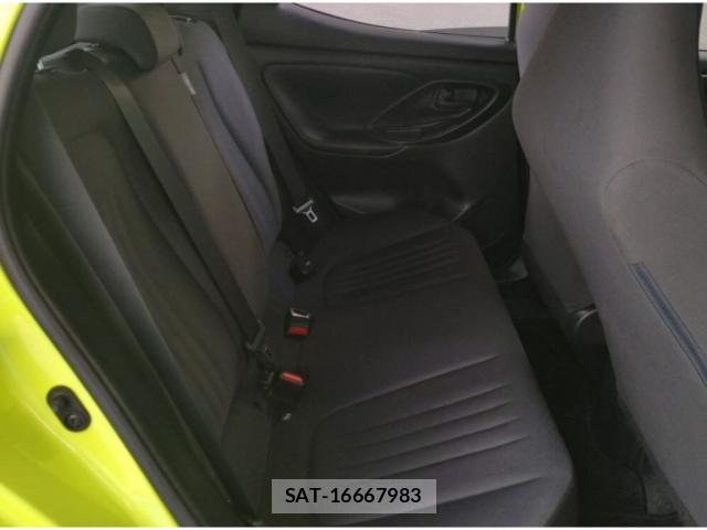 Toyota YARIS 2021-03 8055574-6