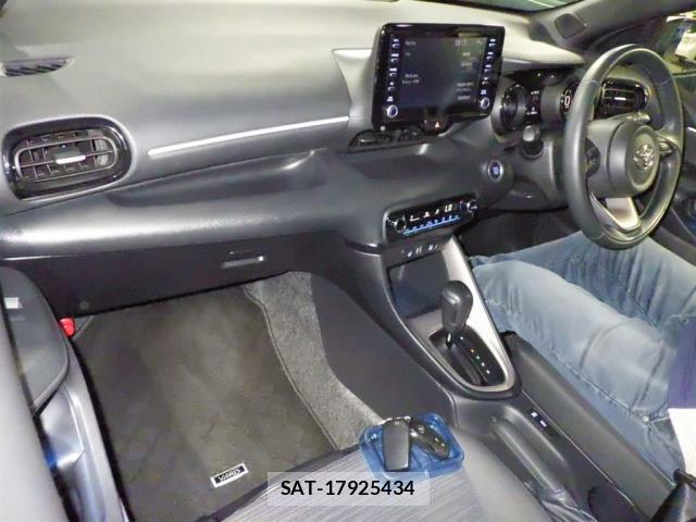 Toyota YARIS 2022-07 8055591-2