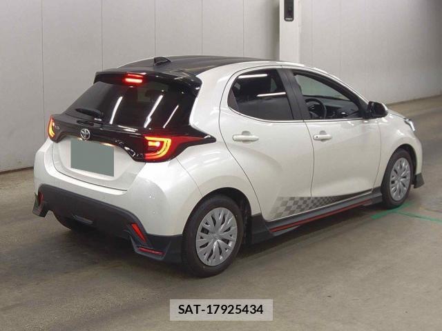 Toyota YARIS 2022-07 8055591-3