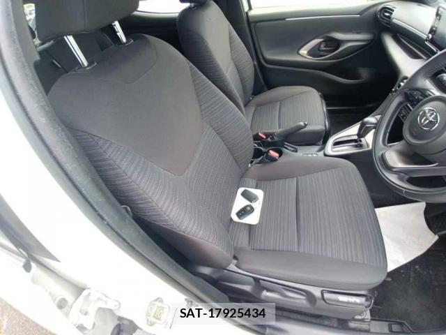 Toyota YARIS 2022-07 8055591-5