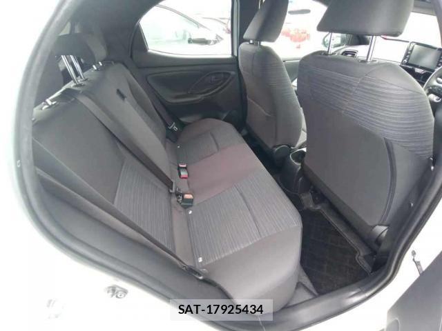 Toyota YARIS 2022-07 8055591-6