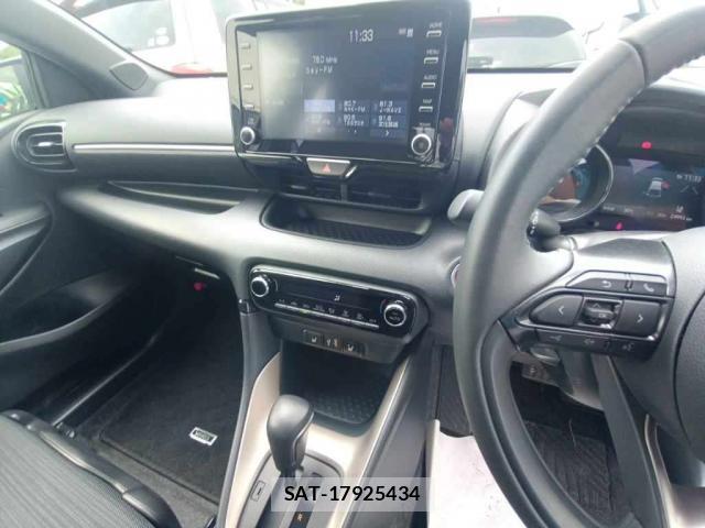Toyota YARIS 2022-07 8055591-7