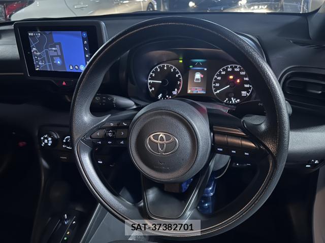 Toyota YARIS 2024-05 8055644-12