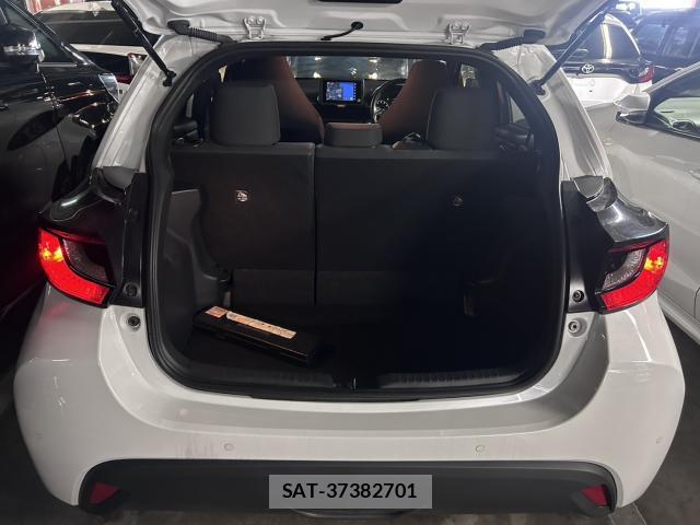 Toyota YARIS 2024-05 8055644-16