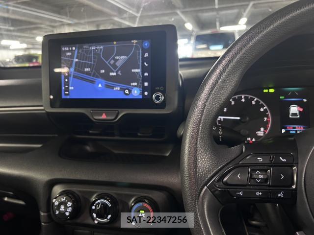 Toyota YARIS 2024-05 8055645-11