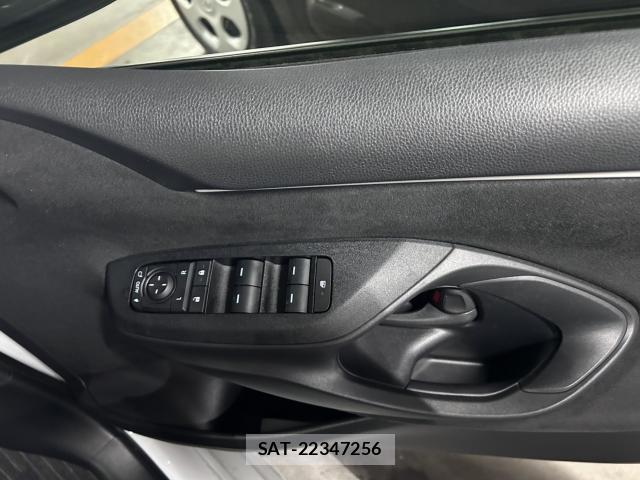 Toyota YARIS 2024-05 8055645-14