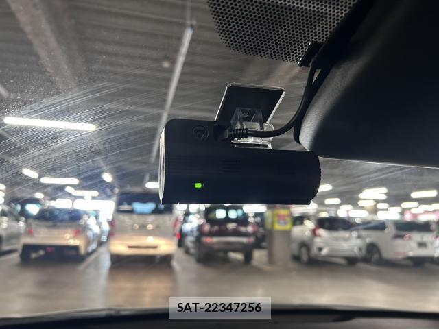 Toyota YARIS 2024-05 8055645-15