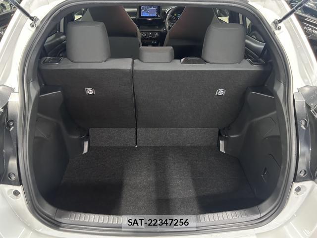 Toyota YARIS 2024-05 8055645-16
