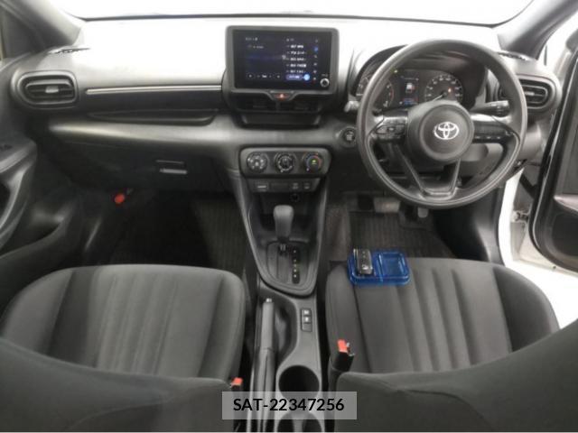 Toyota YARIS 2024-05 8055645-2