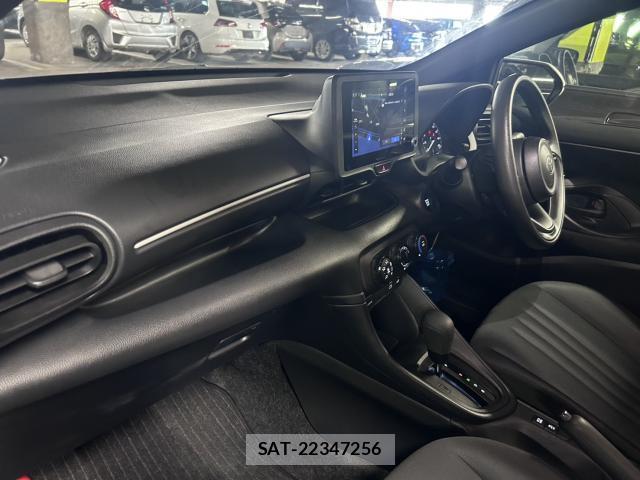 Toyota YARIS 2024-05 8055645-8