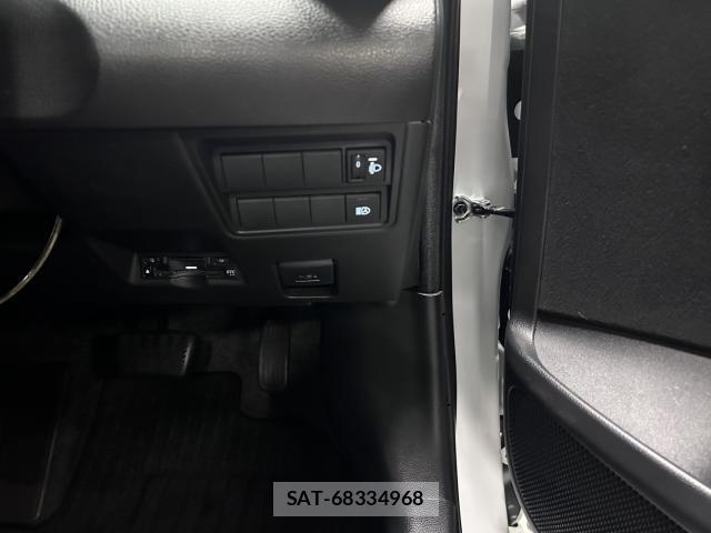 Toyota YARIS 2024-05 8055646-13