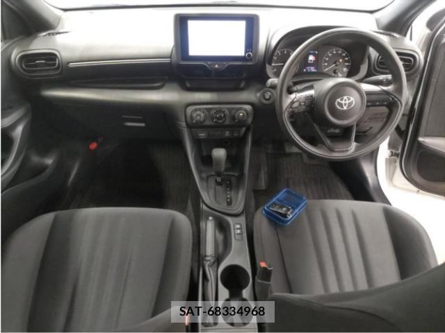 Toyota YARIS 2024-05 8055646-2