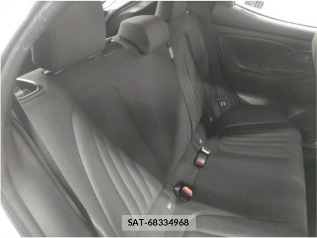 Toyota YARIS 2024-05 8055646-5