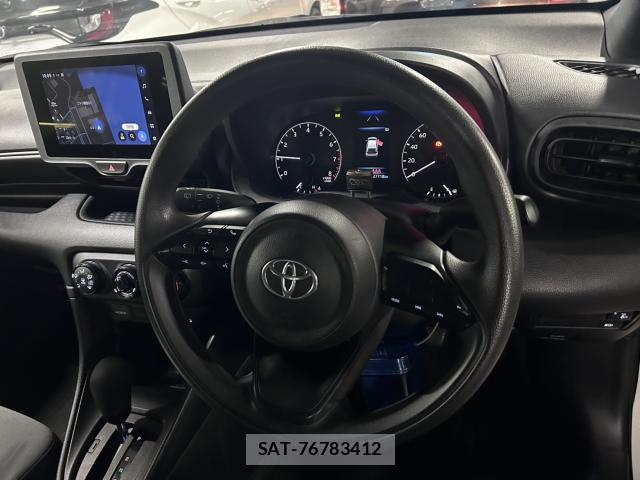 Toyota YARIS 2024-05 8055648-11