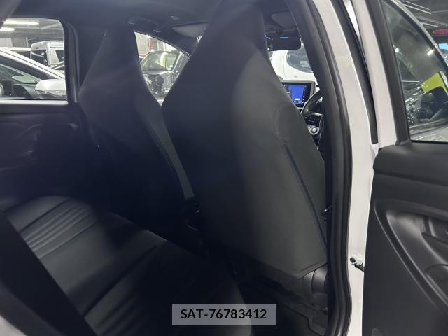Toyota YARIS 2024-05 8055648-12