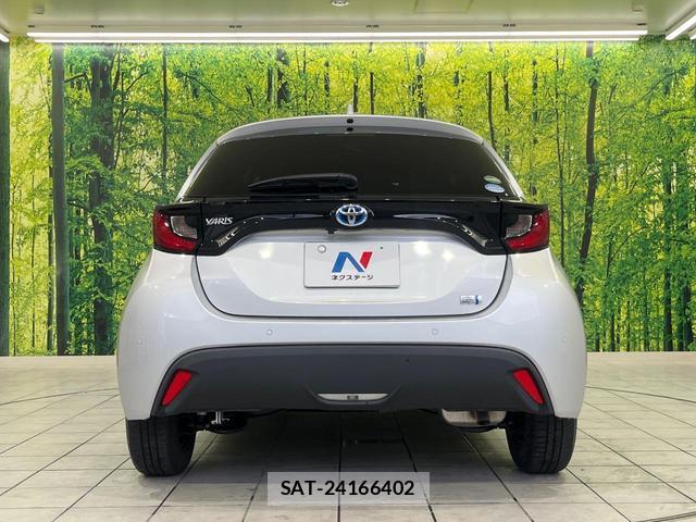 Toyota YARIS 2021-03 8055763-14