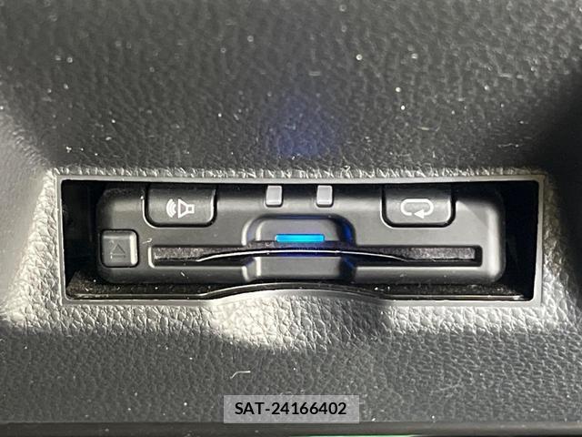 Toyota YARIS 2021-03 8055763-6