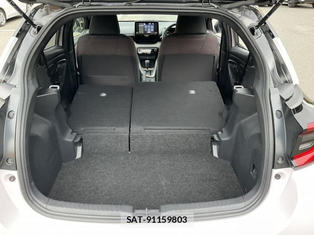 Toyota YARIS 2022-07 8056070-17