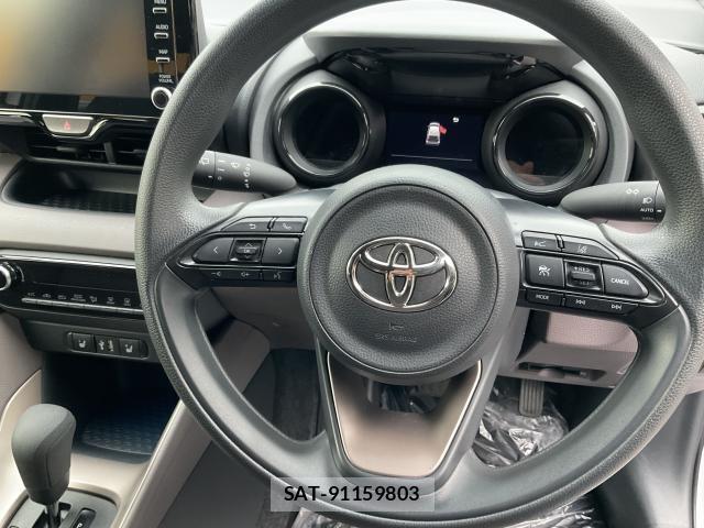 Toyota YARIS 2022-07 8056070-2