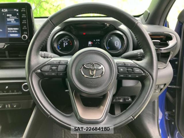 Toyota YARIS 2023-07 8056122-11