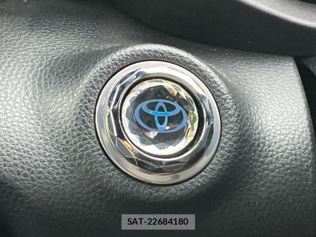 Toyota YARIS 2023-07 8056122-15