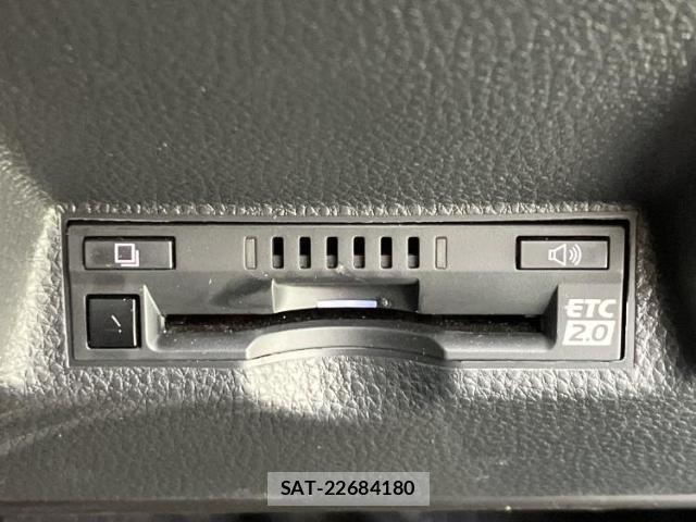 Toyota YARIS 2023-07 8056122-16