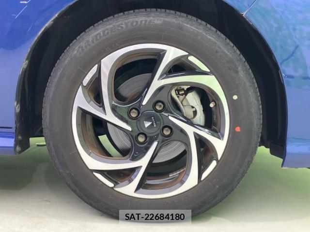 Toyota YARIS 2023-07 8056122-17