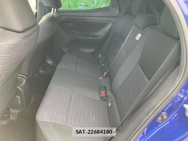 Toyota YARIS 2023-07 8056122-6