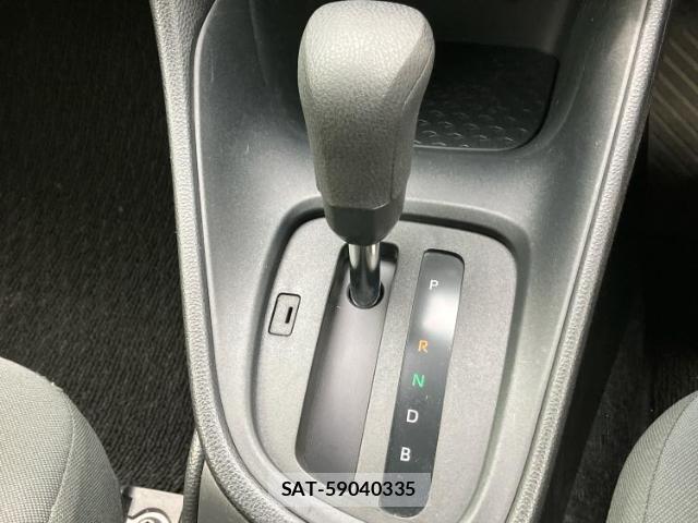 Toyota YARIS 2021-04 8056166-14