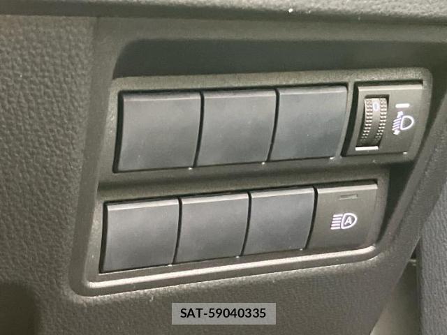 Toyota YARIS 2021-04 8056166-17