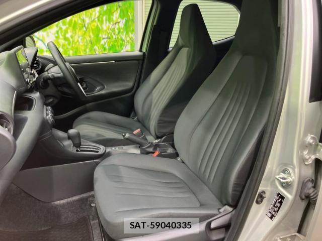 Toyota YARIS 2021-04 8056166-5