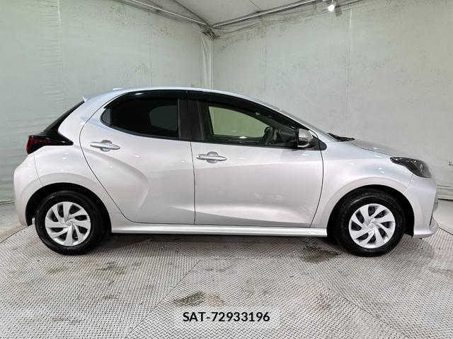 Toyota YARIS 2022-06 8056290-13