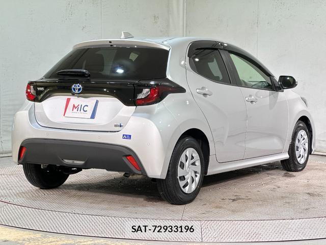 Toyota YARIS 2022-06 8056290-14
