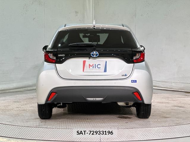 Toyota YARIS 2022-06 8056290-15