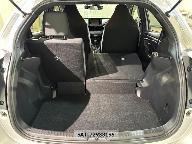 Toyota YARIS 2022-06 8056290-17
