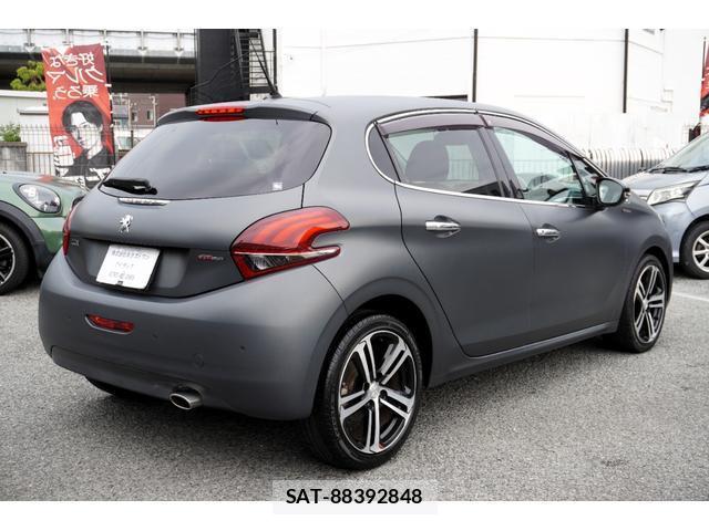 Peugeot 208 2016-12 8071876-1