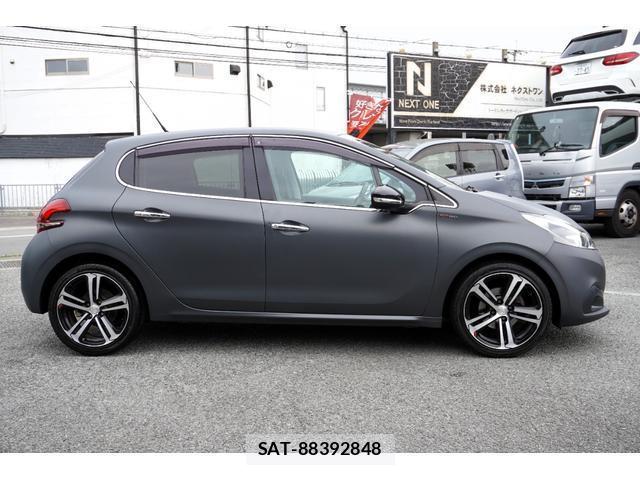 Peugeot 208 2016-12 8071876-6