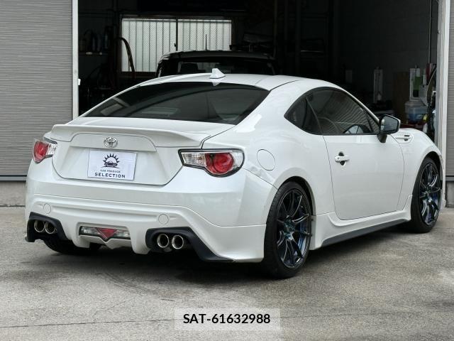 Toyota 86 2012-10 8071537-1