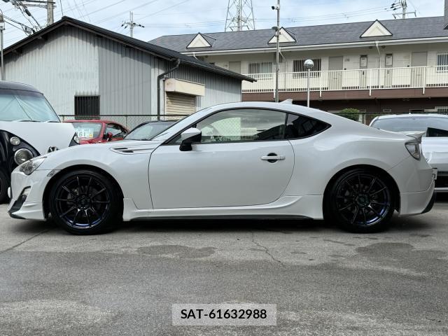Toyota 86 2012-10 8071537-18