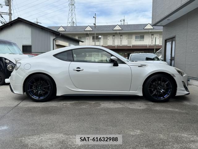 Toyota 86 2012-10 8071537-19