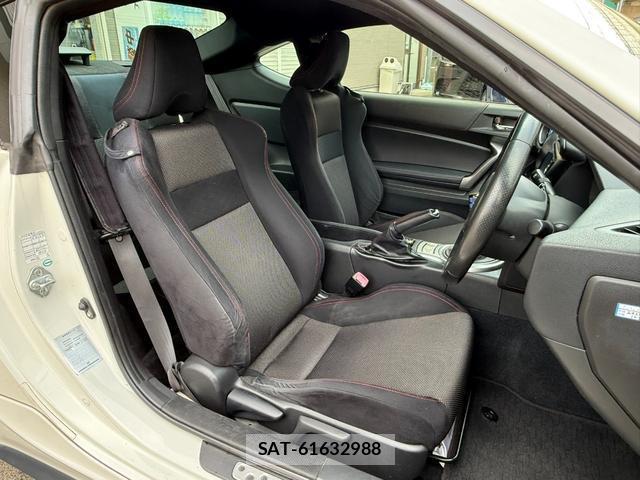 Toyota 86 2012-10 8071537-4