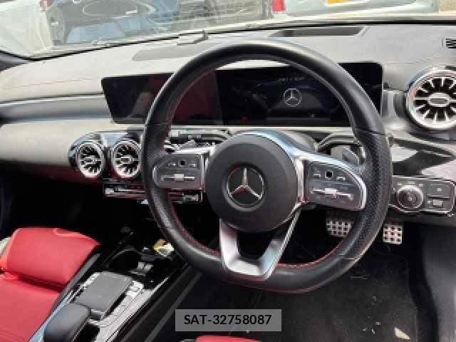 Mercedes Benz A-CLASS 2019-10 8071013-2