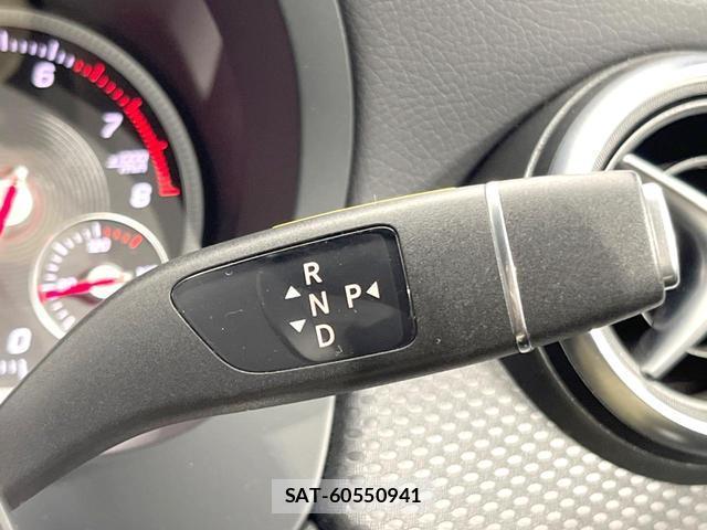 Mercedes Benz A-CLASS 2018-03 8071678-11