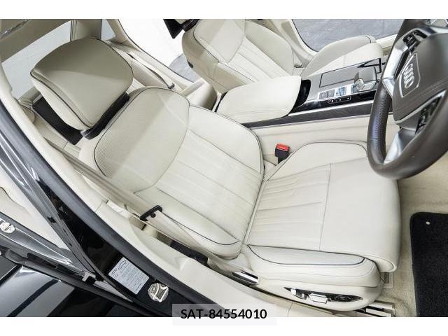 Audi A8 2021-06 8071755-11
