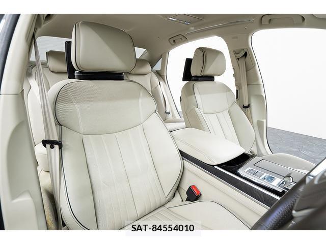 Audi A8 2021-06 8071755-3