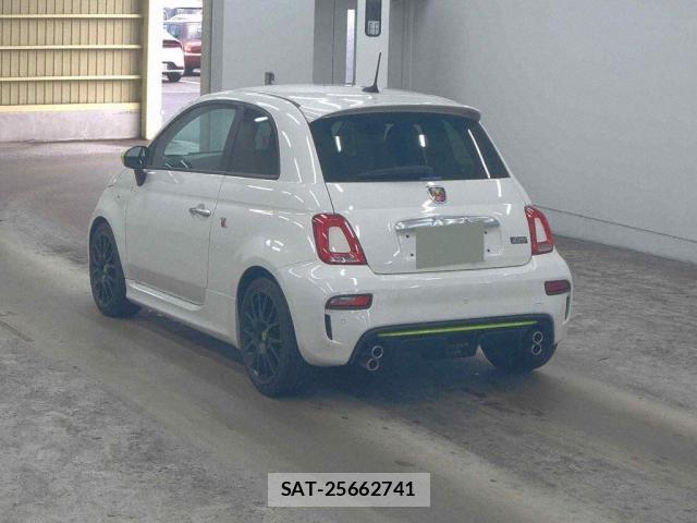 Abarth 595 2022-06 8072177-1