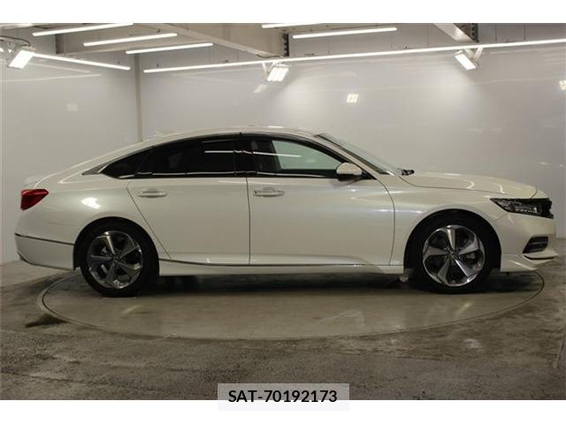 Honda ACCORD HYBRID 2020-06 8072435-3