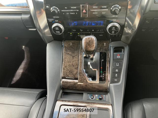 Toyota ALPHARD HYBRID 2020-05 8070861-11