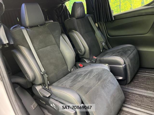 Toyota ALPHARD HYBRID 2021-06 8070943-8